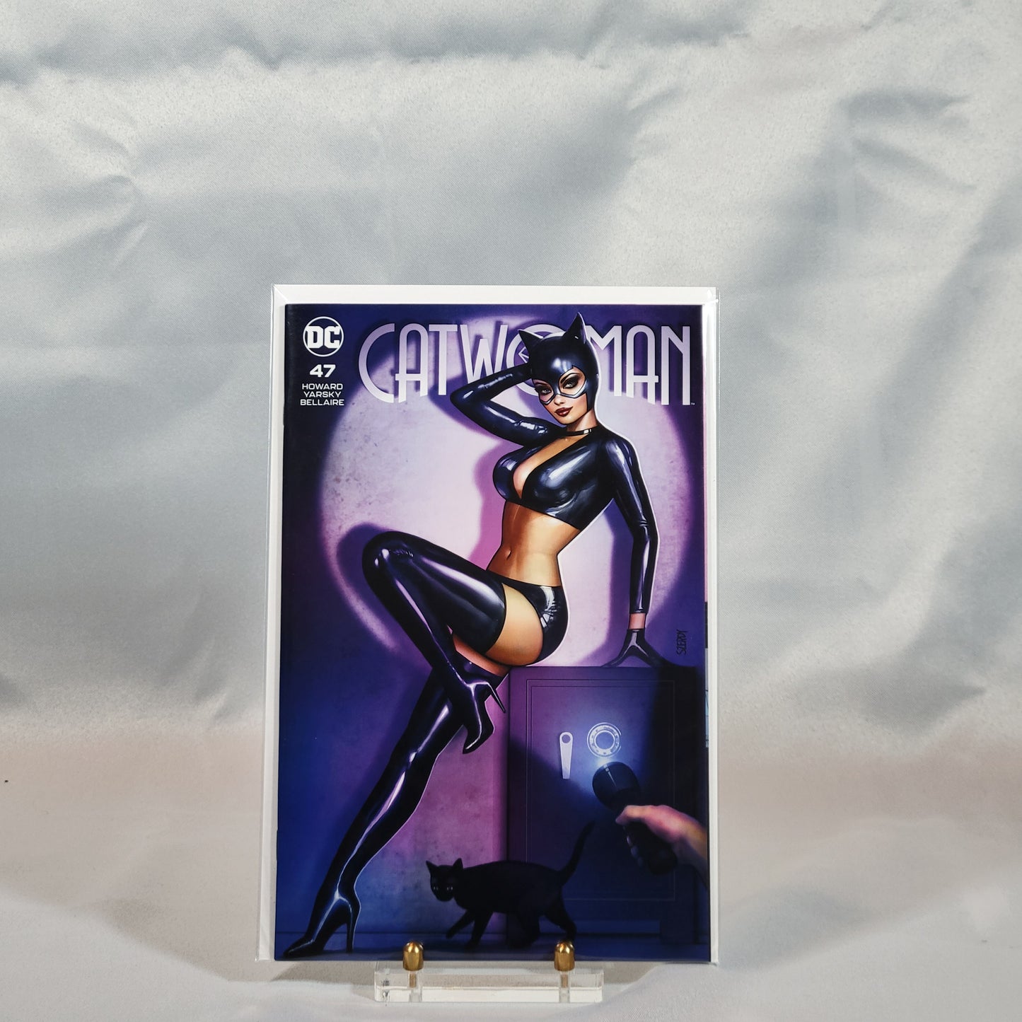 Catwoman #47 Syndicate Foil Edition + Trade Dress